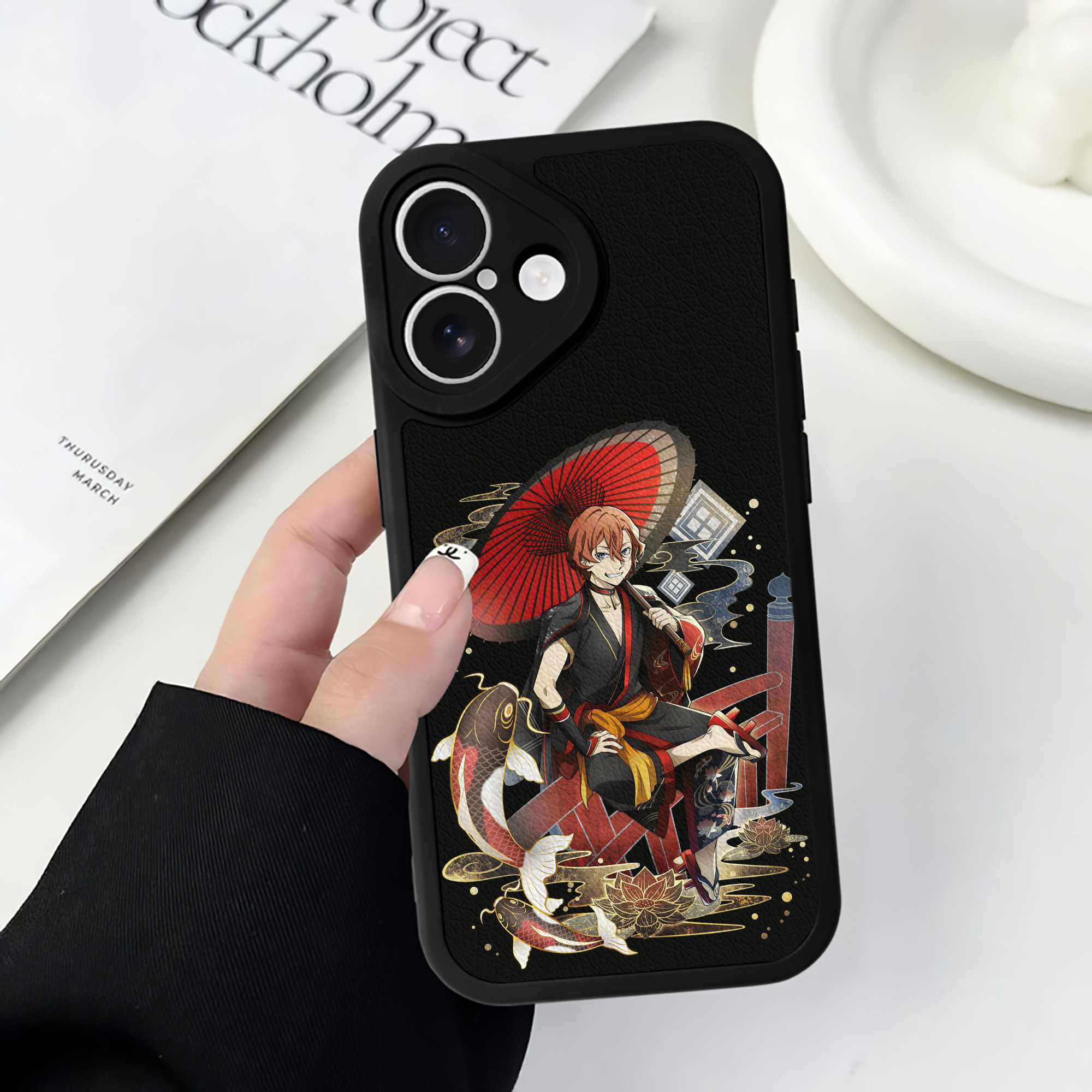 （画像用） 文豪ストレイドッグス Bungo Stray Dogs 【iPhone 16シリーズ対応】シリコンスマホケース（レザー調） 材質：シリコン